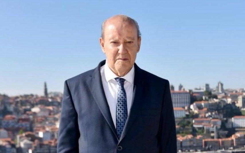 Temos fotos exclusivas de Pinto da Costa e da namorada no batizado da neta