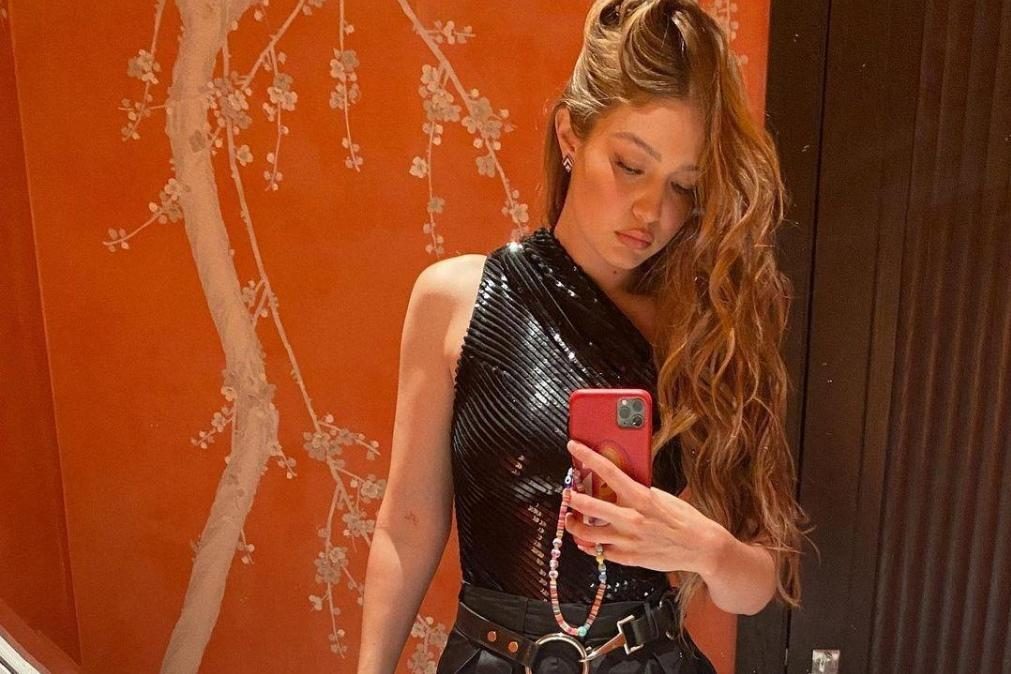 Gigi Hadid usa botas de marca portuguesa e preço impressiona