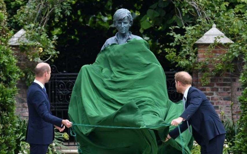 Mordomo da princesa Diana acusa Harry de 