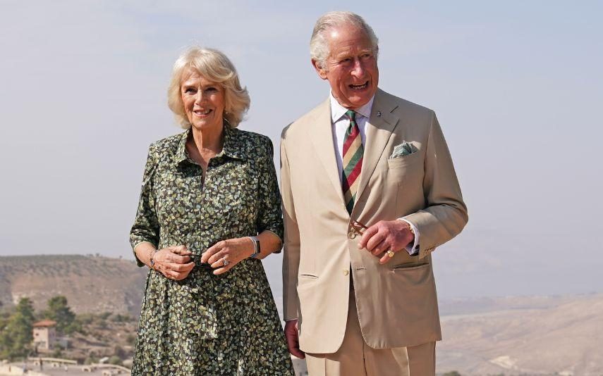 Camilla Parker Bowles visita Malton e vive momento de ternura e críticas