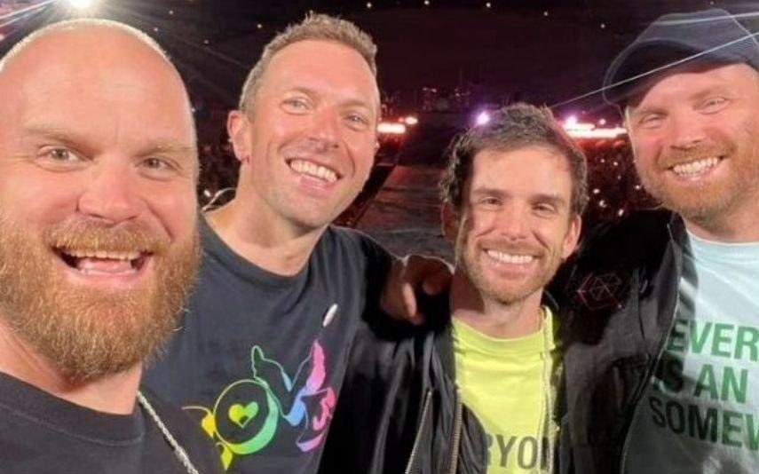 Coldplay Chris Martin emociona público ao cantar em português (vídeo)