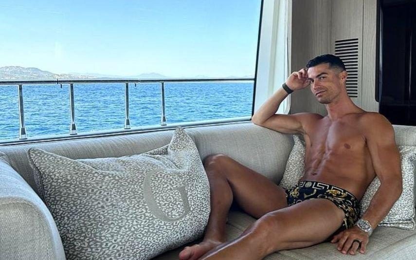 Cristiano Ronaldo Posa em sunga e fãs reparam em pormenor: 