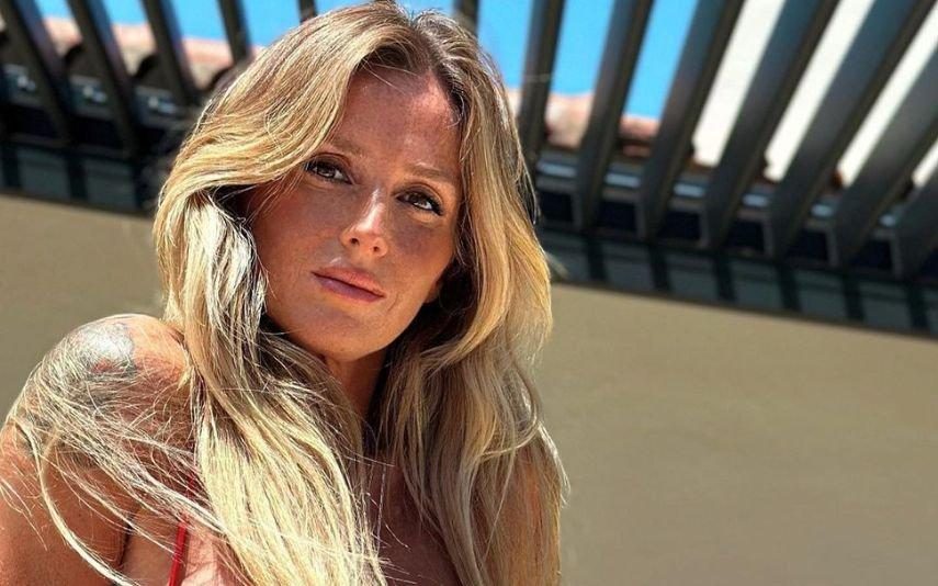Madalena Abecasis Ensina a posar em biquíni e empinar o