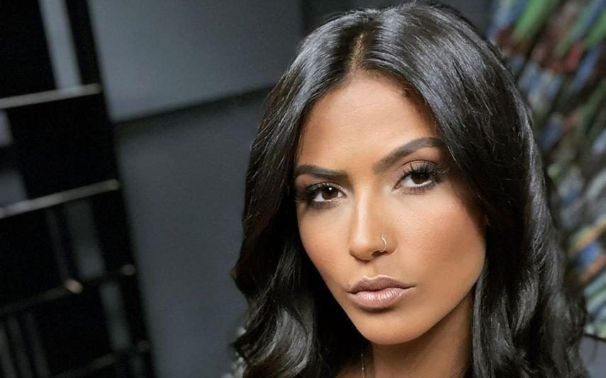 Big Brother Hugo Andrade dá aula de sexo anal e Jéssica atira: