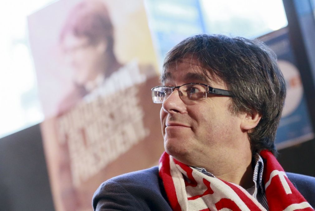 Puigdemont admite voltar se for «respeitado resultado» das eleições regionais