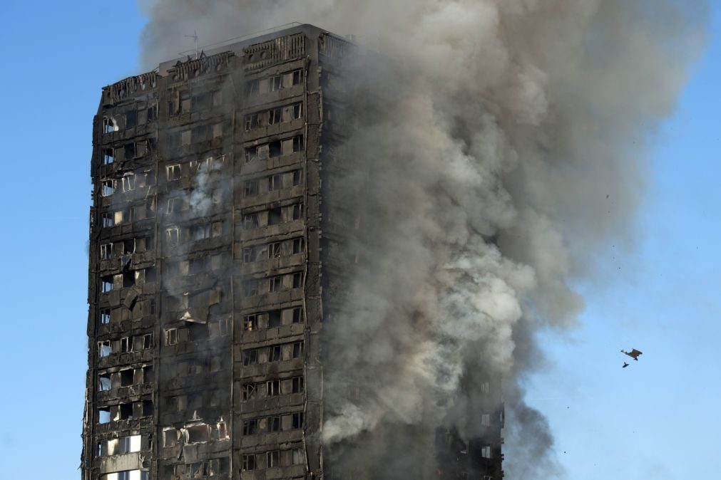 Responsável por investigação do incêndio na Grenfell Tower chocada com normas desadequadas
