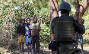 Terroristas destroem infraestruturas e saqueiam medicamentos em Cabo Delgado