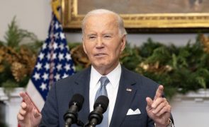 Biden diz que queda de regime sírio é sinal de fragilidade da Rússia