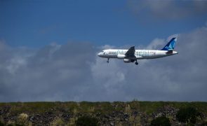 Líder do governo açoriano confirma negociações para privatização da Azores Airlines