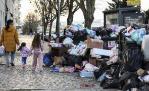 Serviços mínimos baixam adesão à greve do lixo em Lisboa para 60%