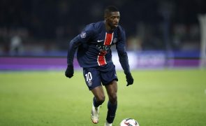 PSG vence St.Étienne e mantém sete pontos de vantagem sobre Marselha