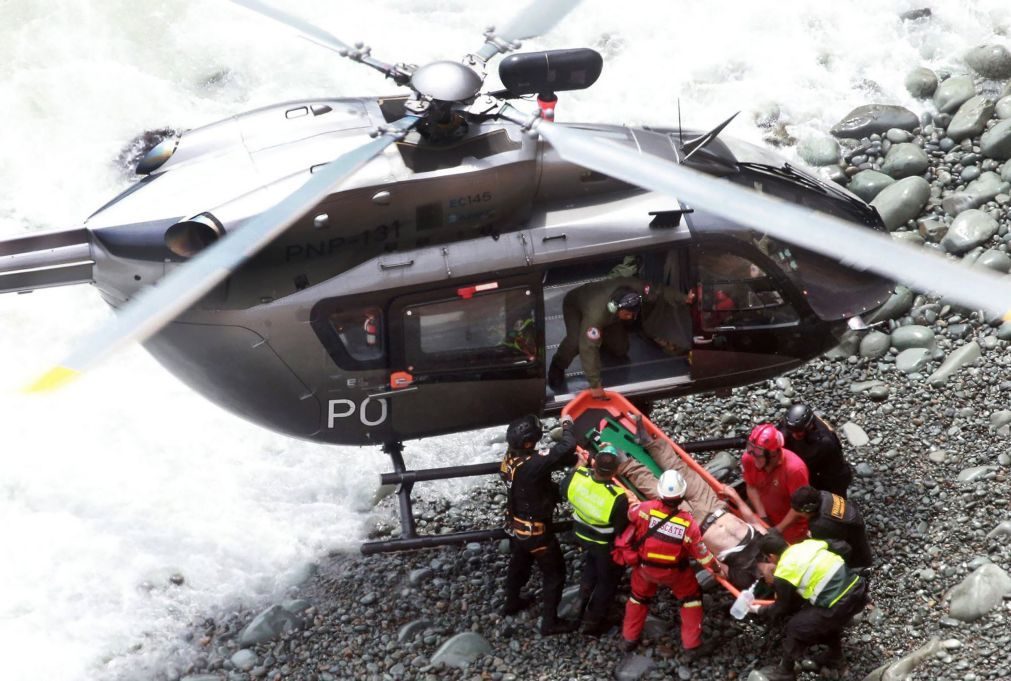 Sobe para 36 o número de mortos em queda de autocarro em ravina no Peru