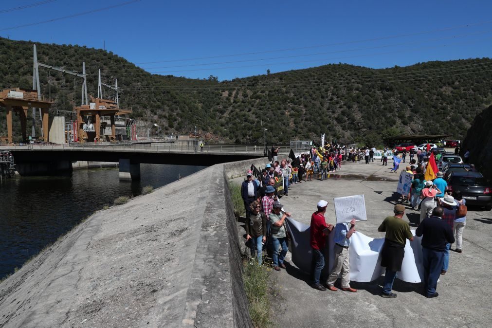 Milhares manifestam-se na 'vizinha' Almaraz a favor da central nuclear