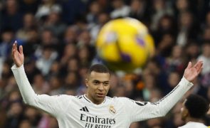 Real Madrid goleia com 'bis' de Mbappé e ascende à liderança em Espanha