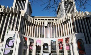 Encenador Mário Coelho fez uma peça de terror misturando linguagens de teatro e cinema