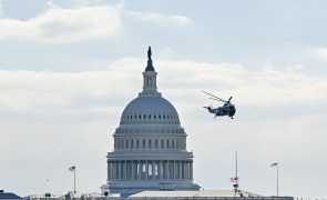 Joe Biden deixa Washington e parte para férias na Califórnia