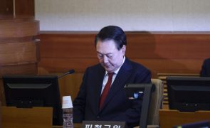 Presidente sul-coreano Yoon levado para hospital após depor em tribunal