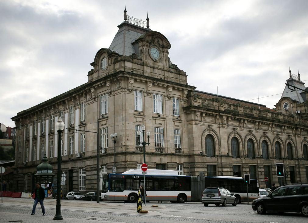 STCP começa hoje a fiscalizar estacionamento nas faixas bus e paragens do Porto