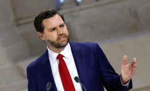 J.D. Vance insiste que os EUA estão empenhados na soberania da Ucrânia