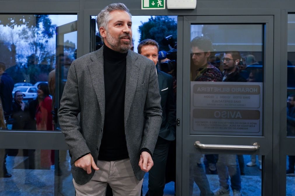 Líder do PS quer que Montenegro explique