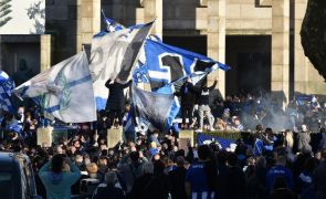 Pinto Da Costa Homenagem sentida no velório do ex-presidente do Porto. Veja todas as imagens