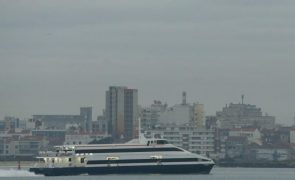 Ligação fluvial entre Barreiro e Lisboa interrompida devido ao mau tempo