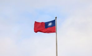 EUA prometem acelerar fornecimento de armas a Taiwan após guerra na Ucrânia