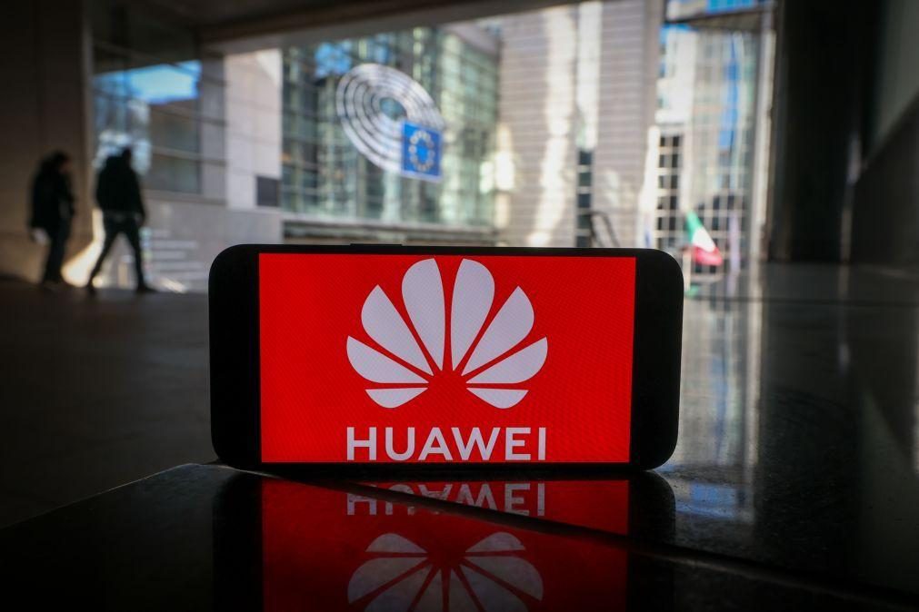 Parlamento Europeu suspende acesso de representantes da Huawei como precaução