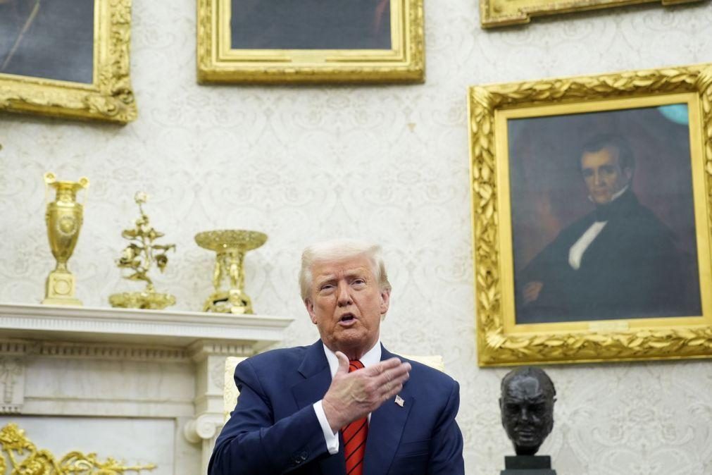 Trump ataca atos