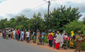 População em debandada após ofensiva de supostos terroristas em distrito de Cabo Delgado