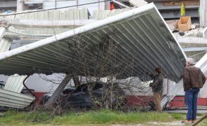 Vento forte provoca dezenas de milhares de euros de prejuízo em estádio de Oliveira do Hospital