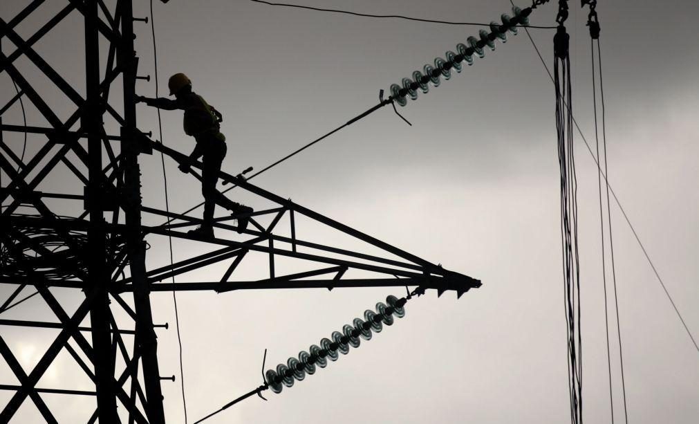 Perto de mil clientes ainda sem eletricidade devido ao mau tempo