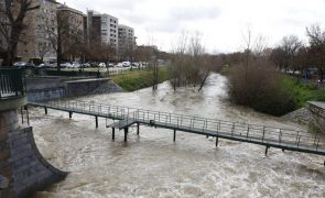 Recorde de chuva em Madrid, que fecha parques e universidades