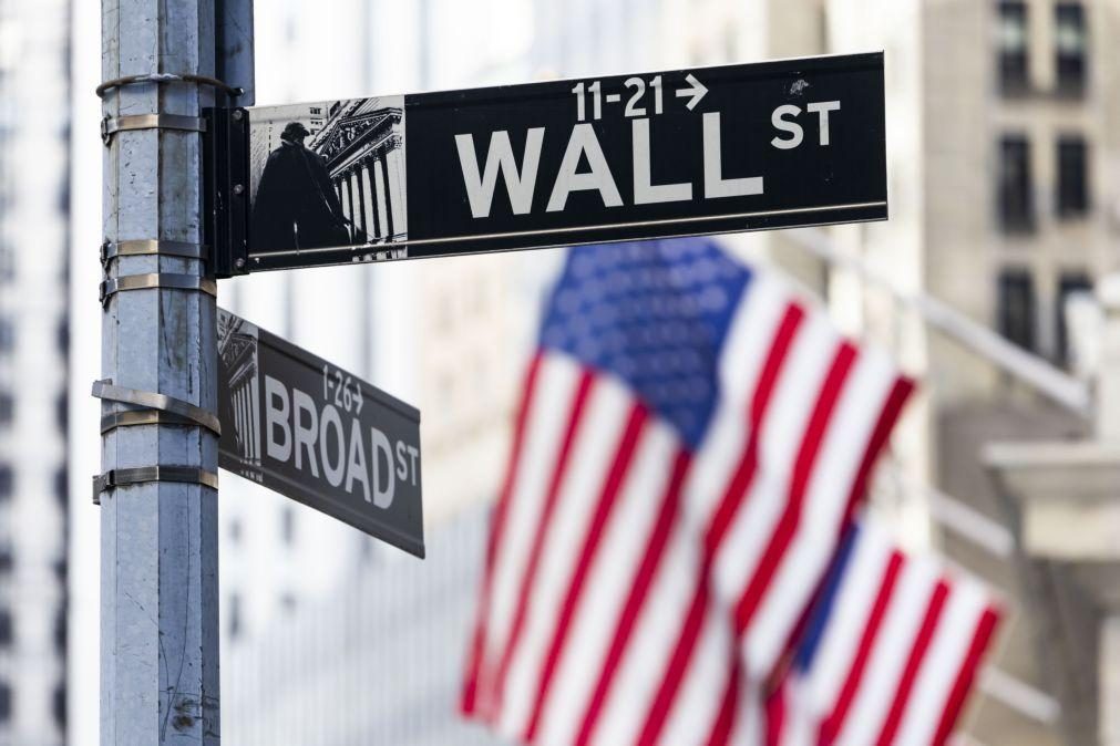 Wall Street fecha em alta mas com investidores nervosos com taxas alfandegárias