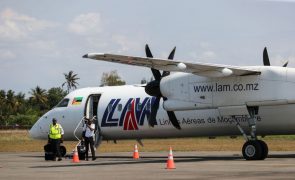 Choque de avião com pássaros obriga moçambicana LAM a reprogramar voos de hoje