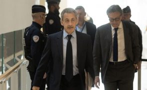 Procuradoria diz que ex-presidente francês Sarkozy comandou pacto de corrupção