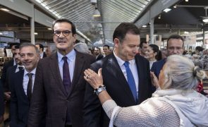 PS apresenta queixa por convite do PSD para militantes cumprimentarem Montenegro