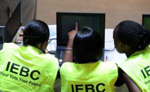 Automação e IA substituem mais mulheres do que homens no 'outsourcing' africano