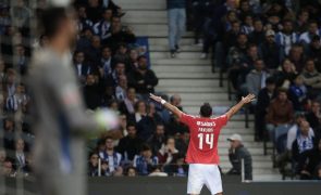 Benfica vence FC Porto com 'hat-trick' de Pavlidis e é provisoriamente líder isolado