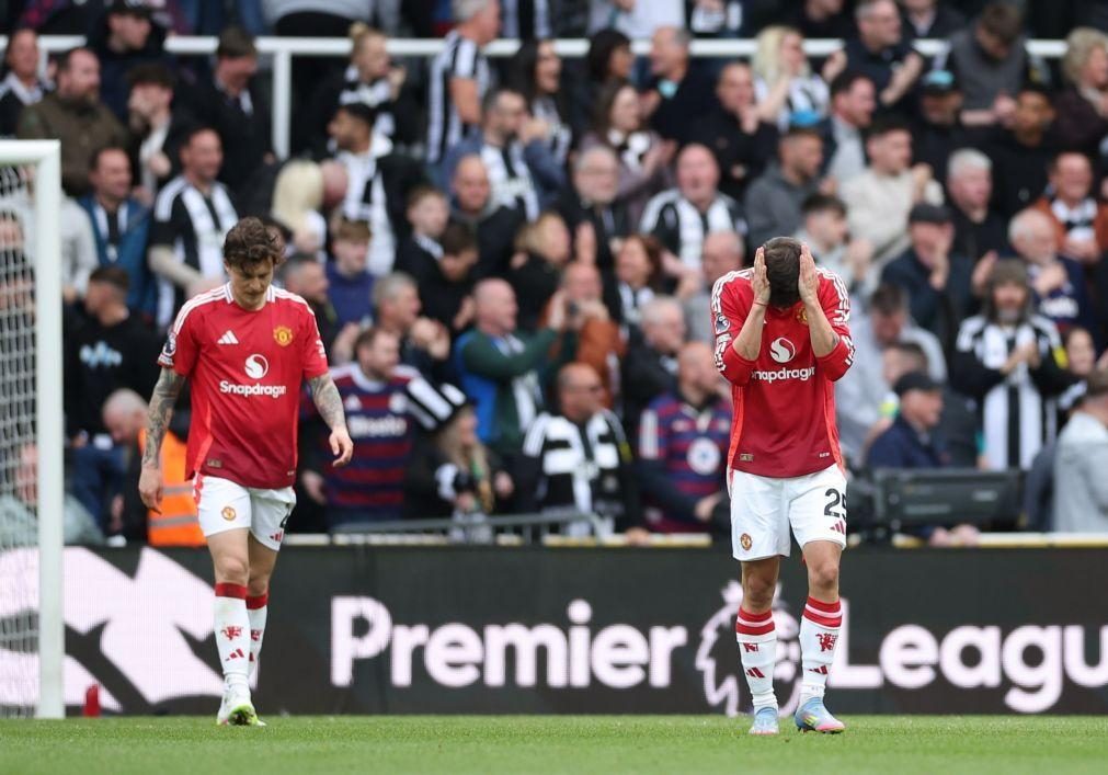 Newcastle 'vulgariza' Manchester United e já é quarto em Inglaterra