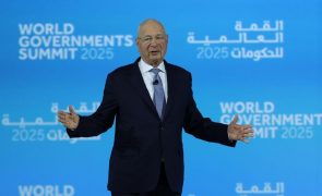 Fundador do Fórum Económico Mundial demite-se do cargo de presidente