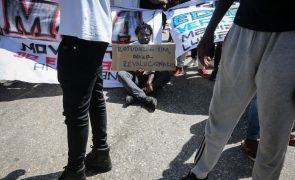 Estudantes anunciam manifestação contra falta de condições nas escolas de Luanda