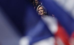 Parlamento Europeu exige que Marine Le Pen e outros devolvam fundos desviados