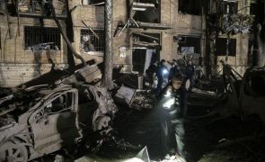 Ucrânia acusa Moscovo de querer manter a invasão após ataque a Kiev
