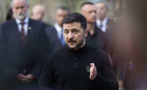 Zelensky pede que não se entregue 