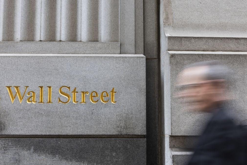 Wall Street em queda após contração da economia no 1.º trimestre