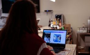 1.º de Maio: Trabalhadores mais qualificados do que empregadores mas um quarto recebe SMN