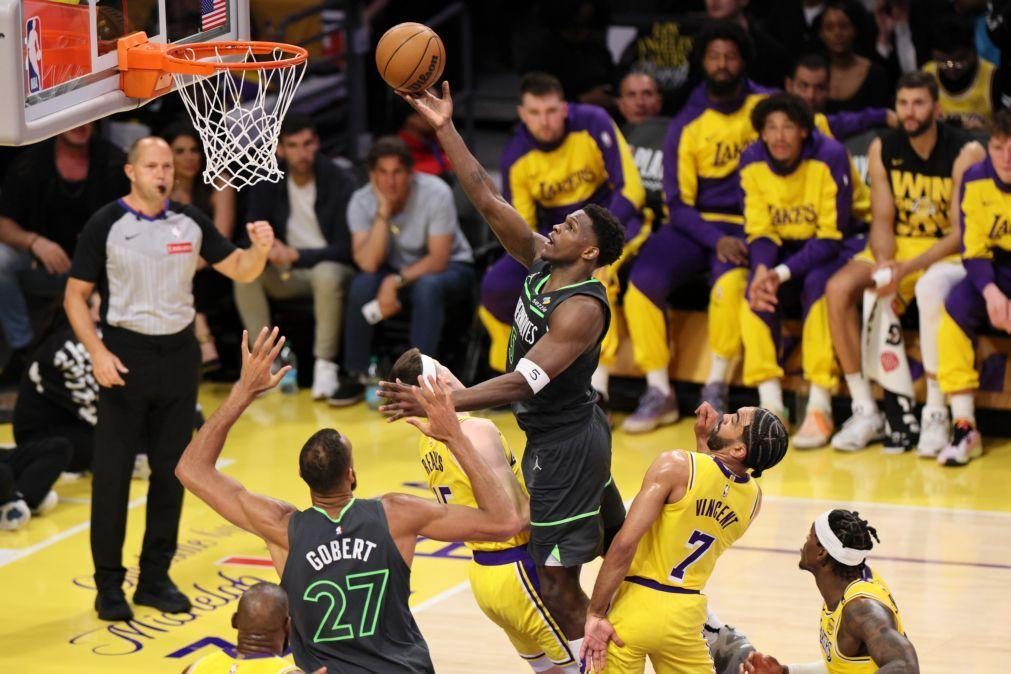 Timberwolves eliminam Lakers na primeira ronda dos play-offs da NBA