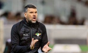 Treinador do Moreirense falha jogo com FC Porto devido a pneumonia