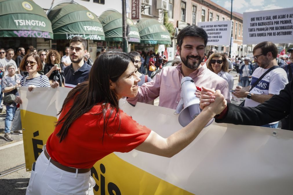 BE acusa Montenegro de fugir a explicações, PCP diz que PM já se devia ter demitido